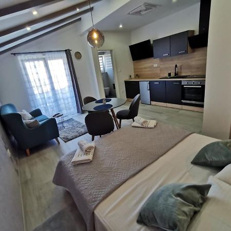 New Nikolina 4 Star Daire Mali Lošinj Dış mekan fotoğraf