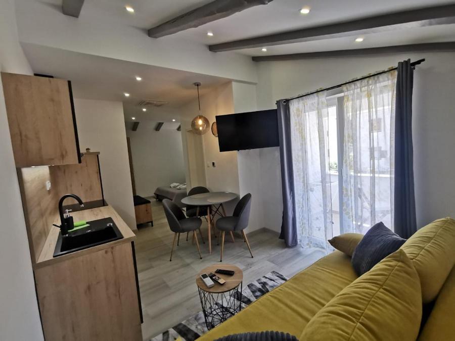 New Nikolina 4 Star Daire Mali Lošinj Dış mekan fotoğraf