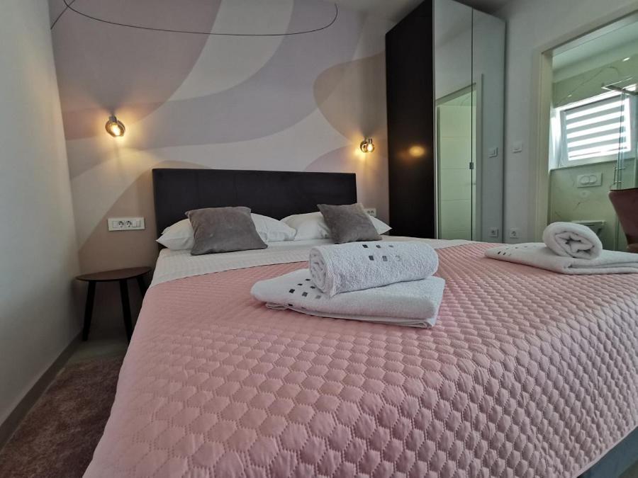 New Nikolina 4 Star Daire Mali Lošinj Dış mekan fotoğraf