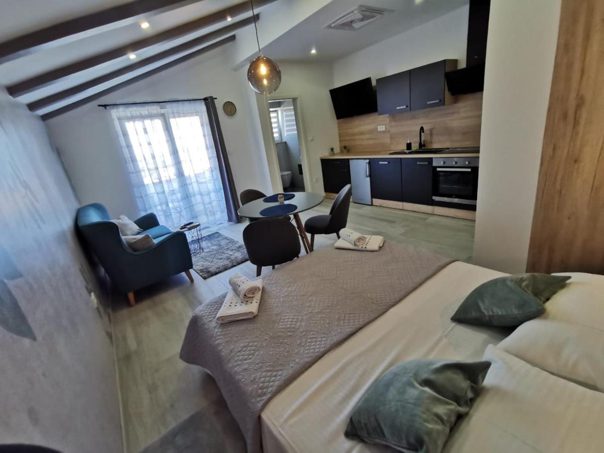 New Nikolina 4 Star Daire Mali Lošinj Dış mekan fotoğraf
